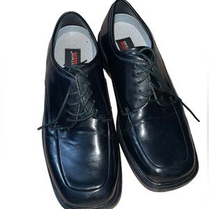 Deer Stags Motivation Black Dress Shoes, Size 9